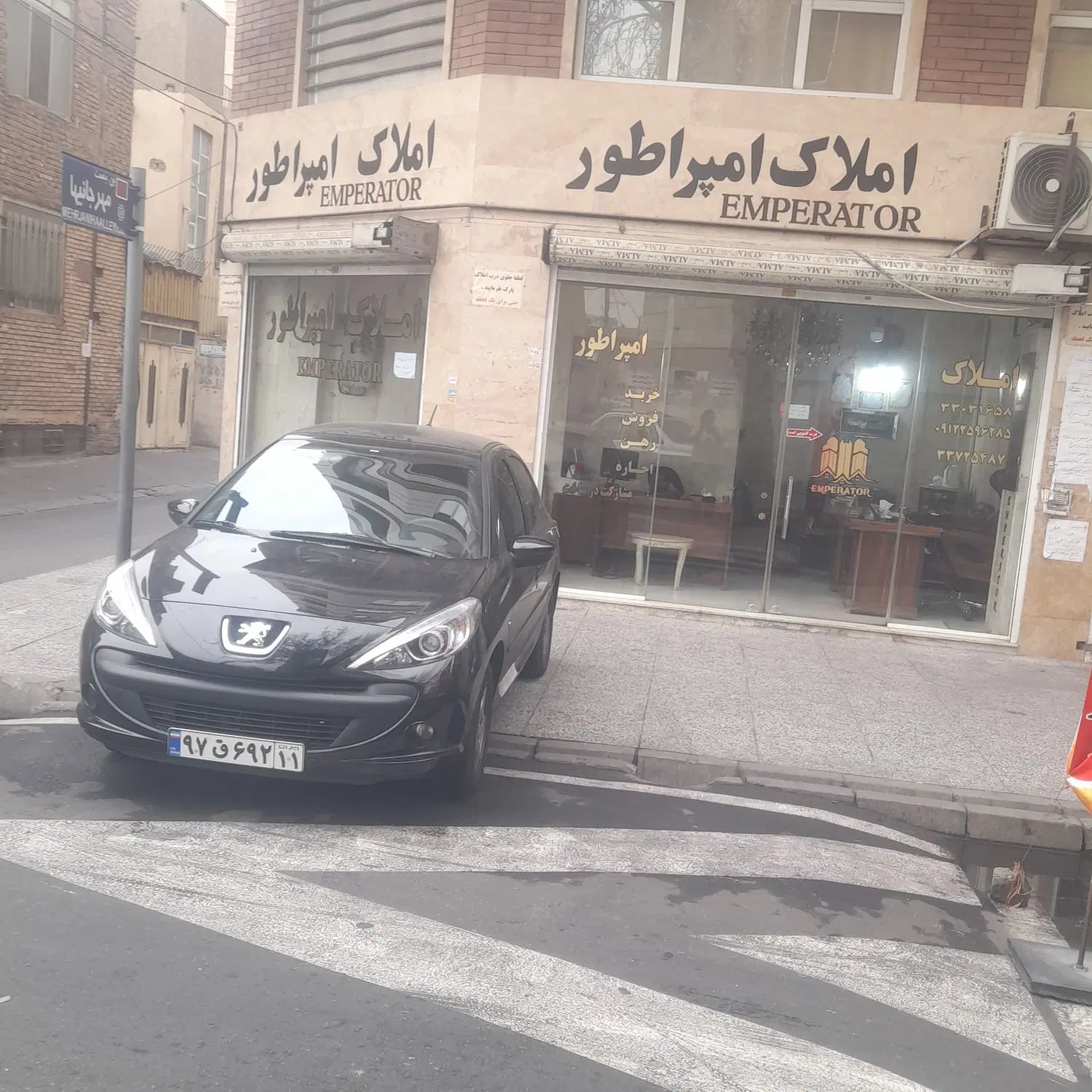 ۷۰ متر ۲ خوابه .پارکینگ .انباری.فول
