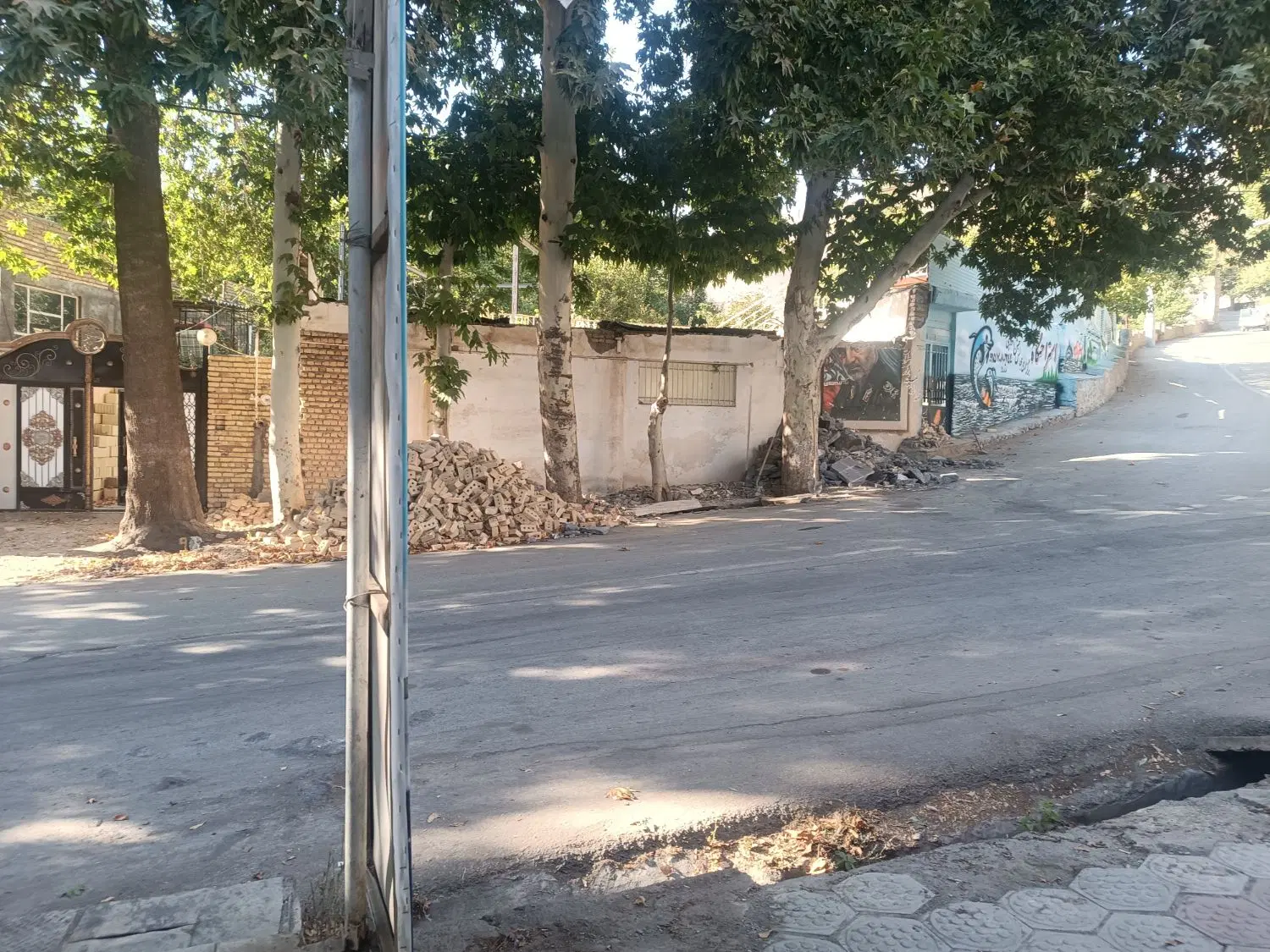 زمین فروشی