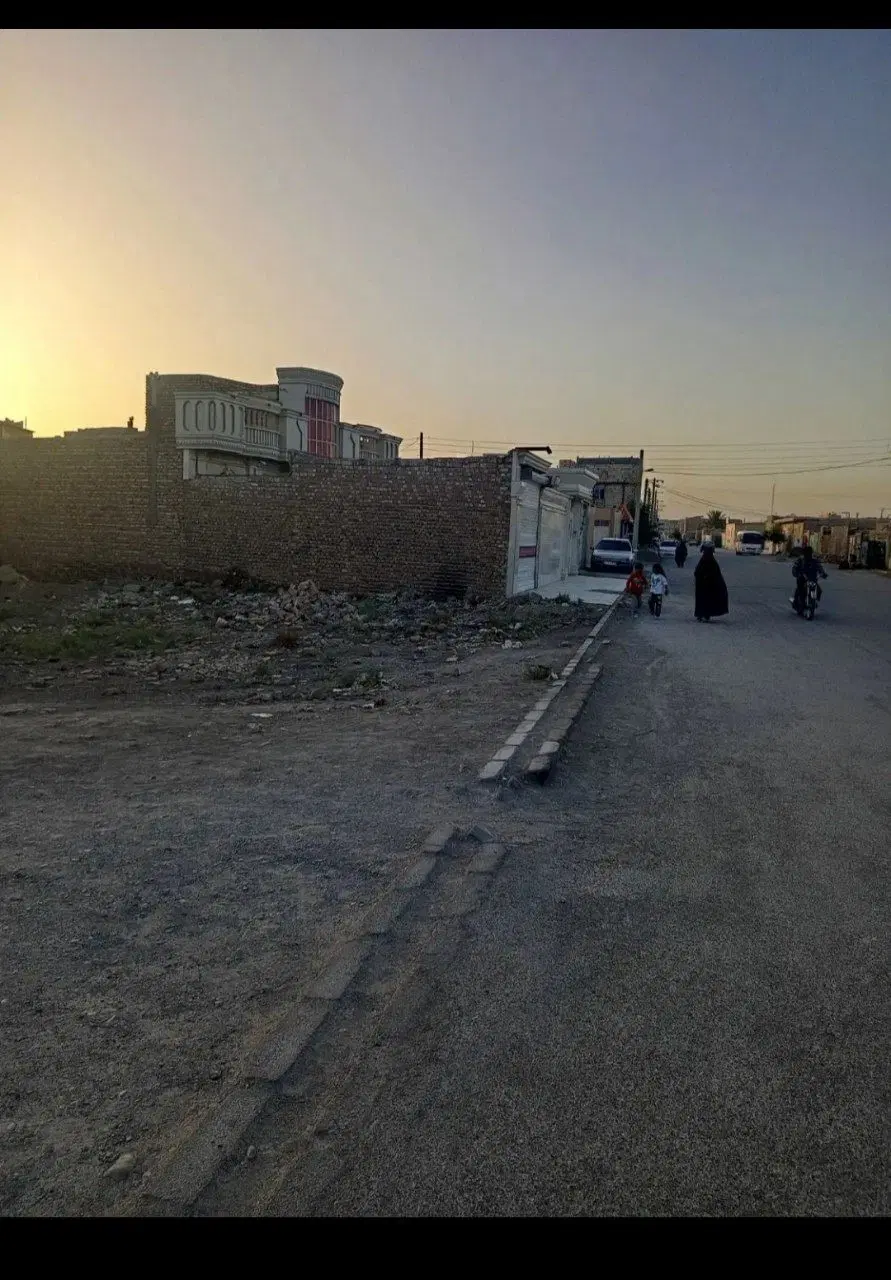 ملک تجاری و مسکونی