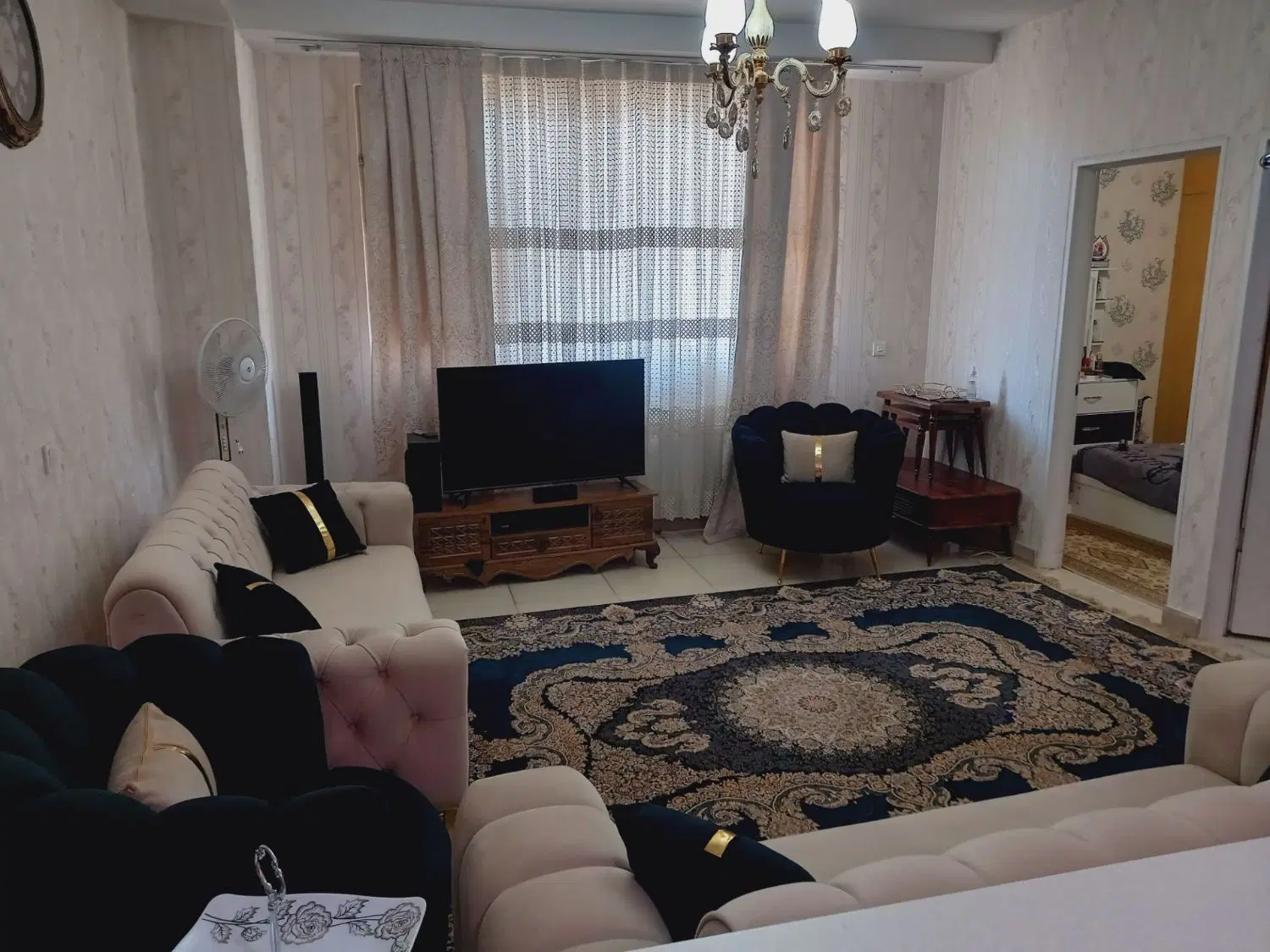 ۷۵متر_دوخواب_پارکینگ اختصاصی_رو به نما_غرق درآفتاب