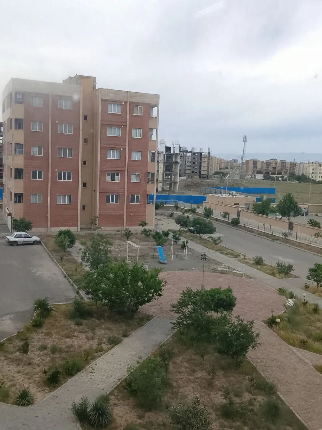 آپارتمان بلوار فروردین،85متری،بدون مشرف