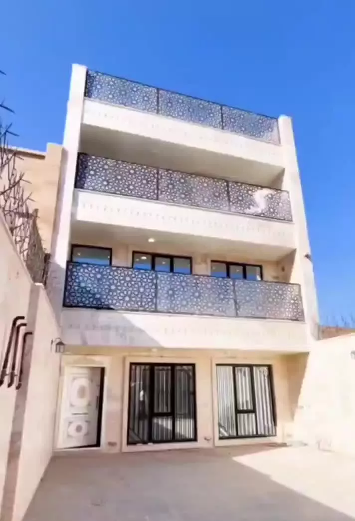 سه طبقه لوکس شاهدیه