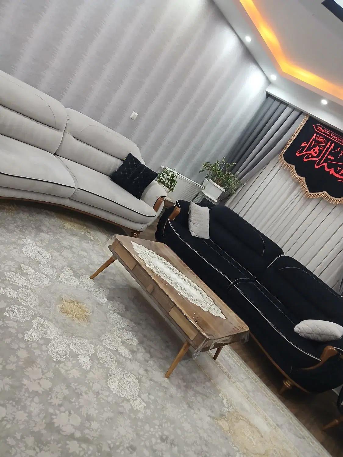فروش یک آپارتمان ۹۳ متری