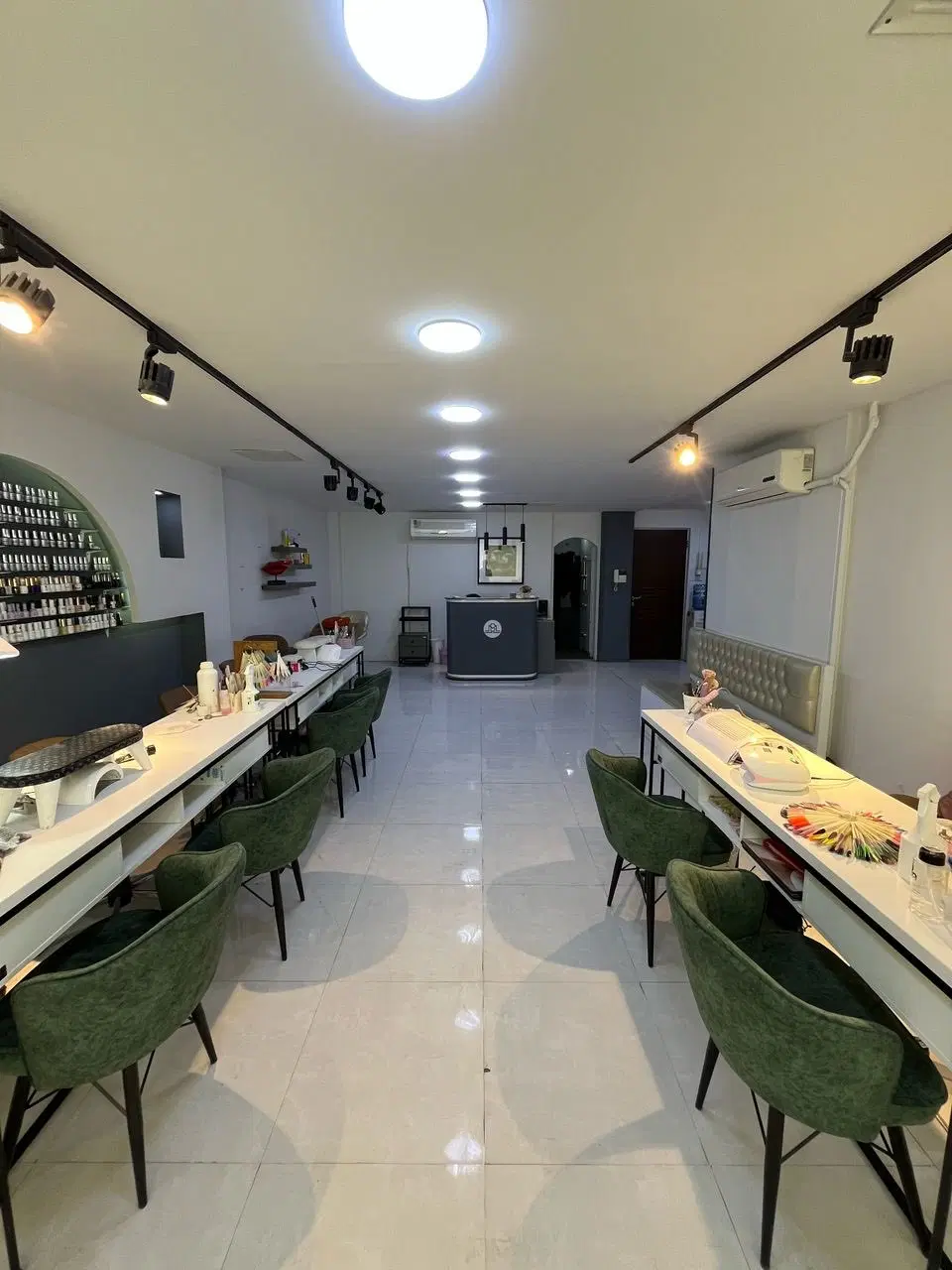 اجاره میز ناخن و تخت مژه