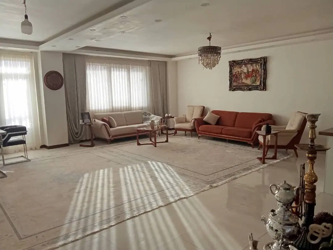 آپارتمان در بهترین لوکیشن و غرق در نور