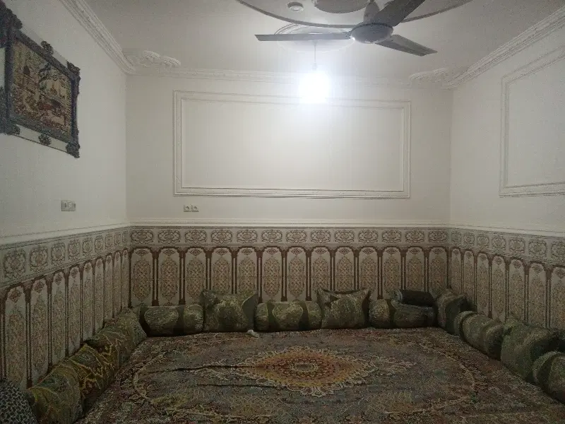 یک دستگاه خونه قلنگی به متراژ 300به فروش می رسد