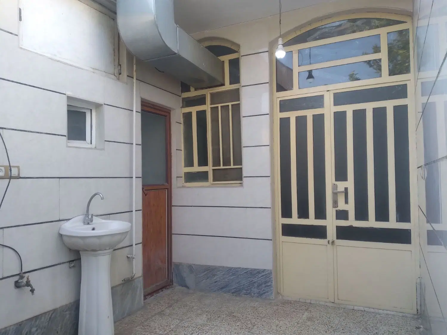 منزل اجاره ای در کرگانه خیابان اندیشه 11