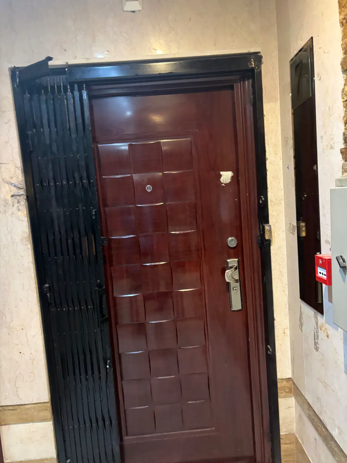 ملک اداری میدان ولیعصر