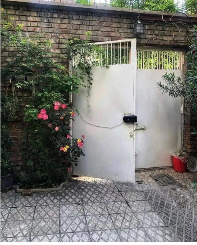 حیاط حافظ شمالی