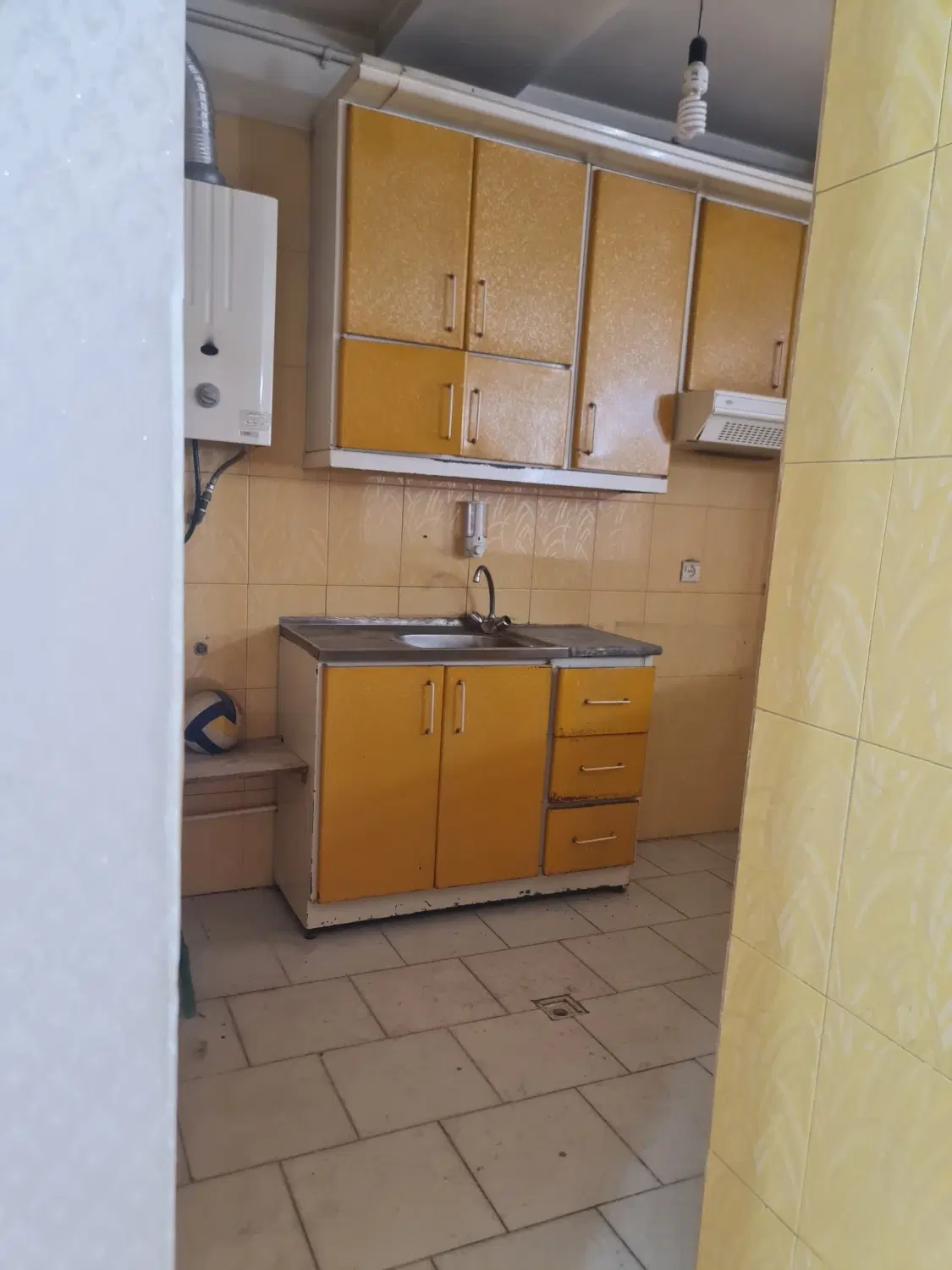 ملک با سند مسکونی موقعیت اداری