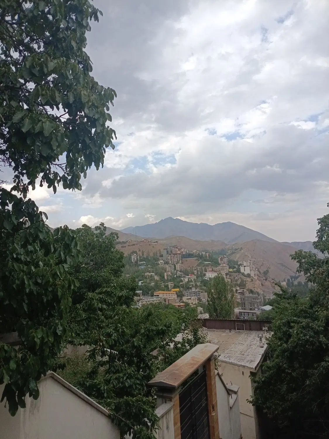 زمین فروشی