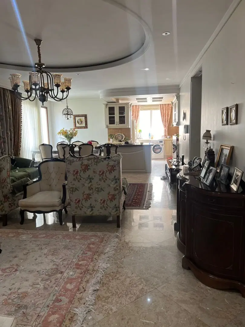 اپارتمان۱۰۷متر جماران، ۲ خواب، ۴ پارکینگ سندی
