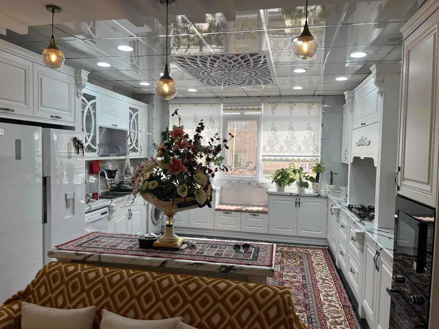 143 متری خوش نقشه غرق نور