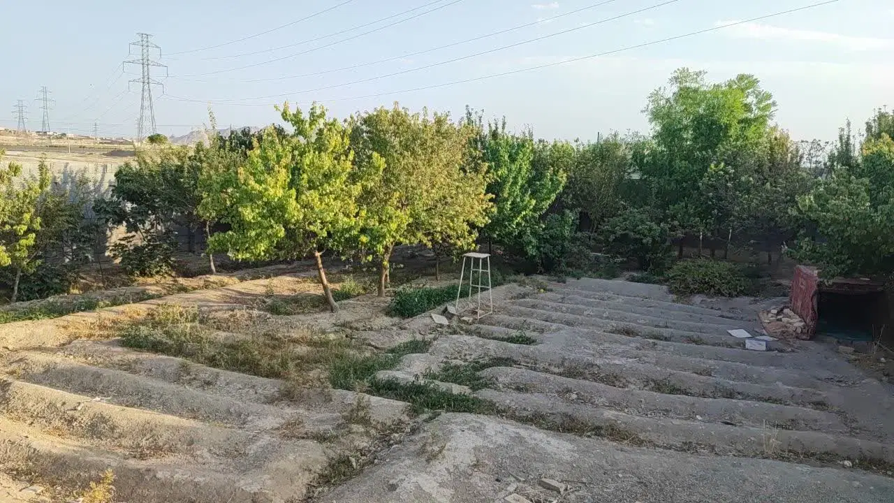 باغ چهار دیواری ۱۲۰۰متری با برق و تبرعه هفتشویه