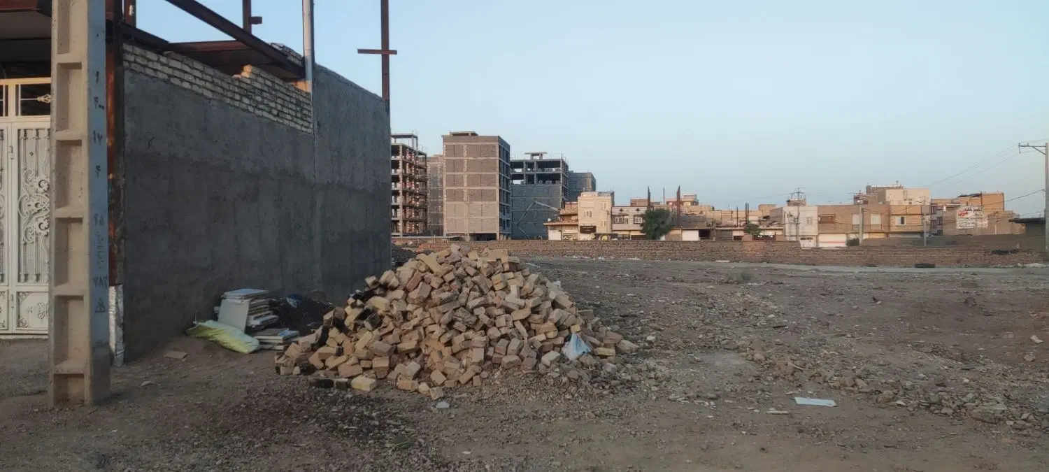 زمین 73 متری