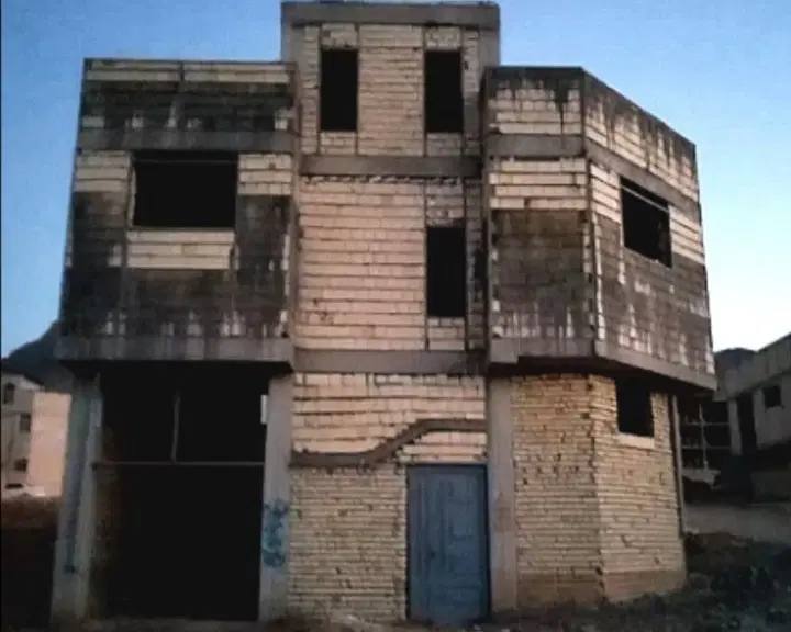 ساختمان دو طبقه
