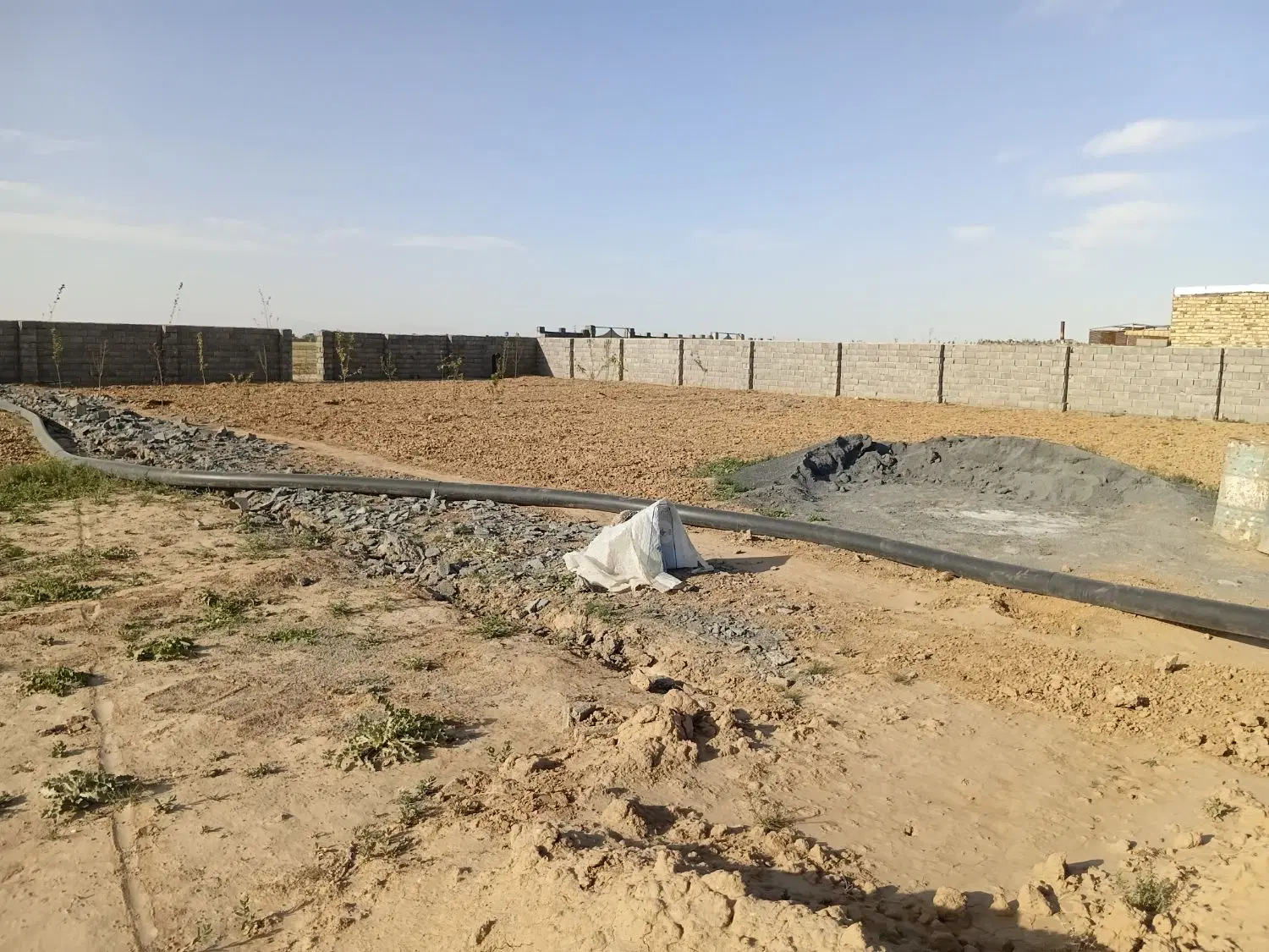 زمین مسکونی بامجوز ساخت
