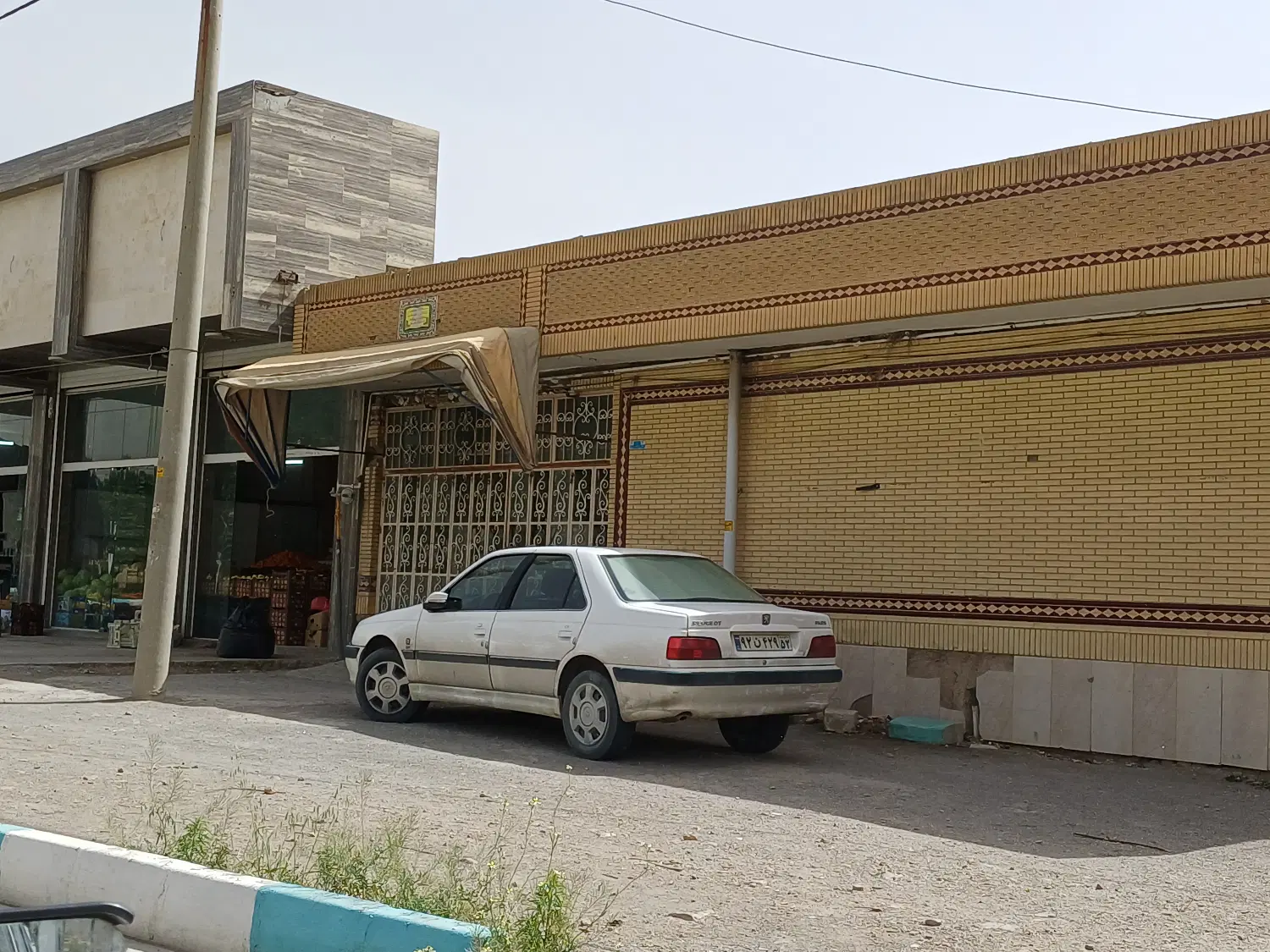 مغازه ۴۰ متری ویلاشهر بلوار آزادگان بر خیابان اصلی