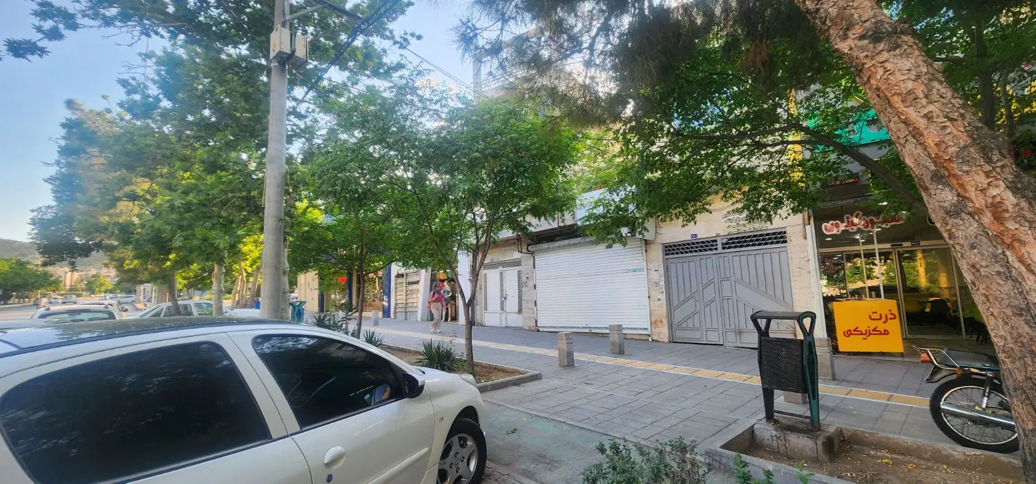 ویلایی ۲۱۰ متر تجاری ۷سقف پروانه تجاری حاشیه ۷تیر