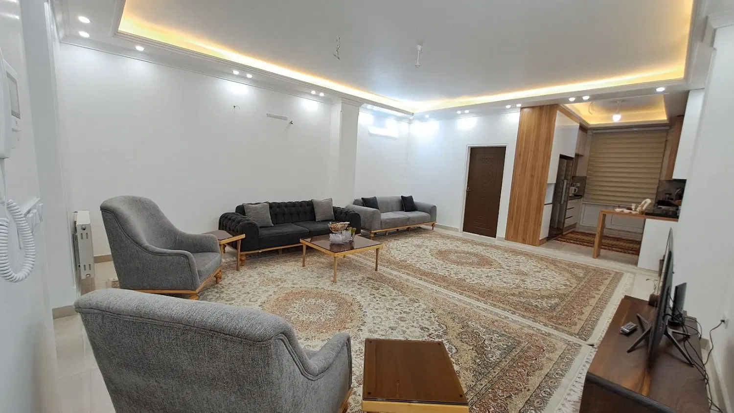 رهن واحد آپارتمان غرق در نور