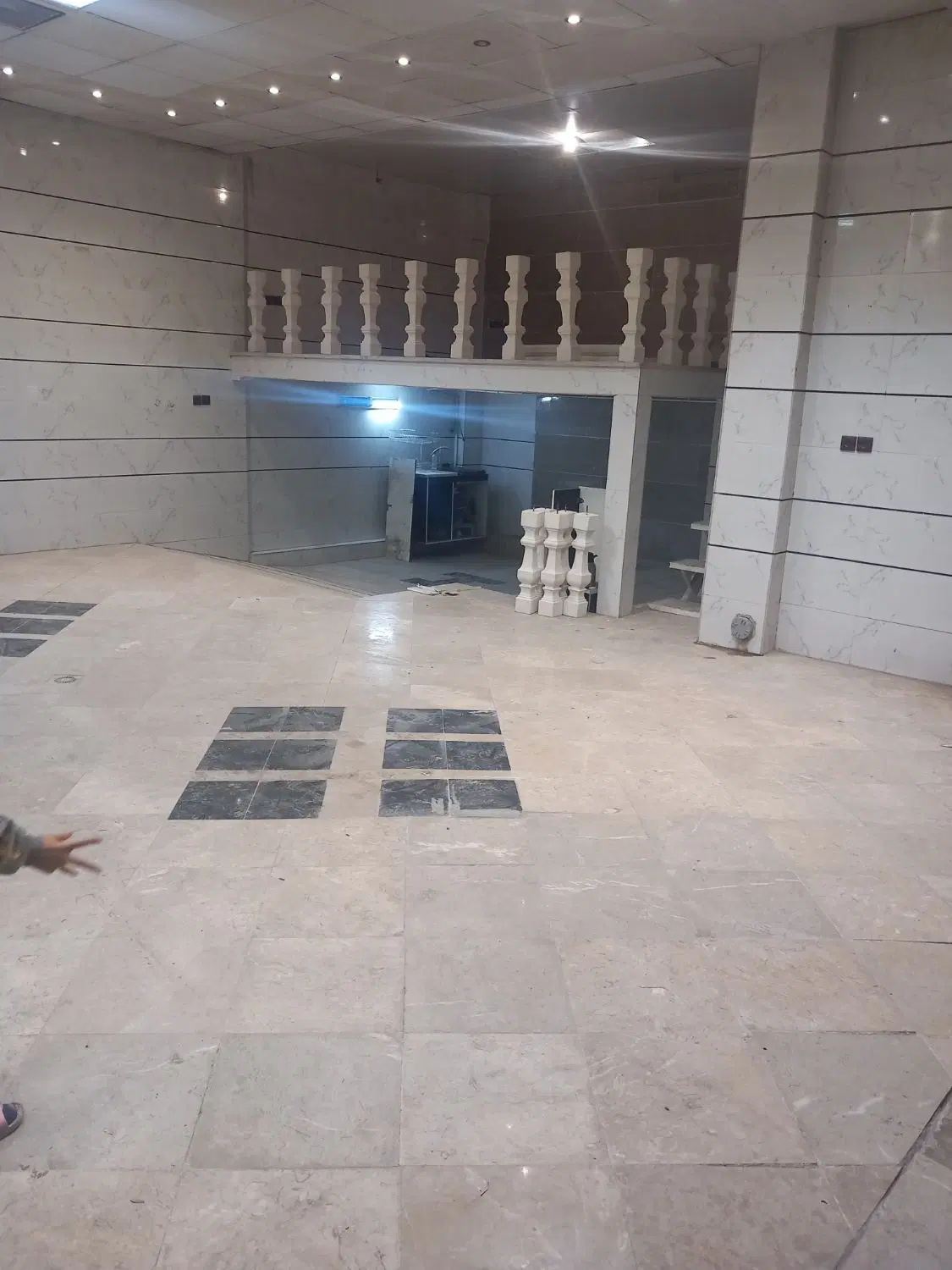مغازه ۹۰متری شهرک دانش