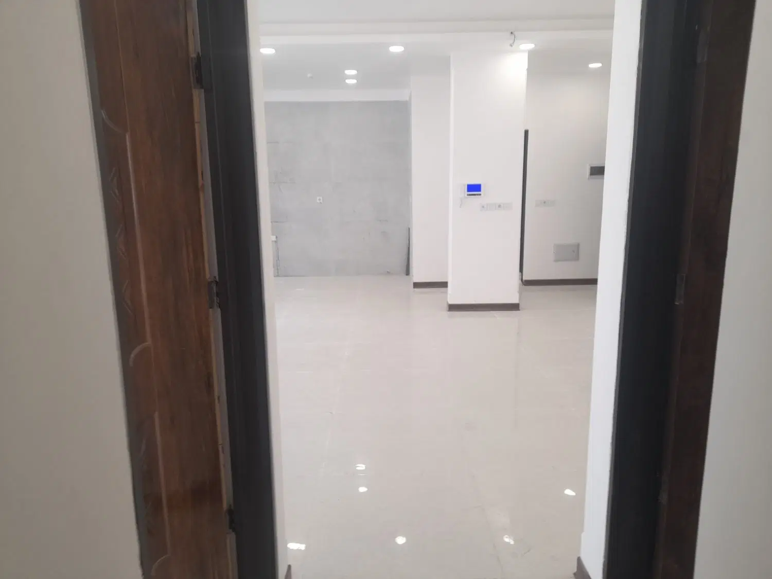 سلیمانی واحد ۱۰۷ متری مستردار برخیابان ۳۰متری