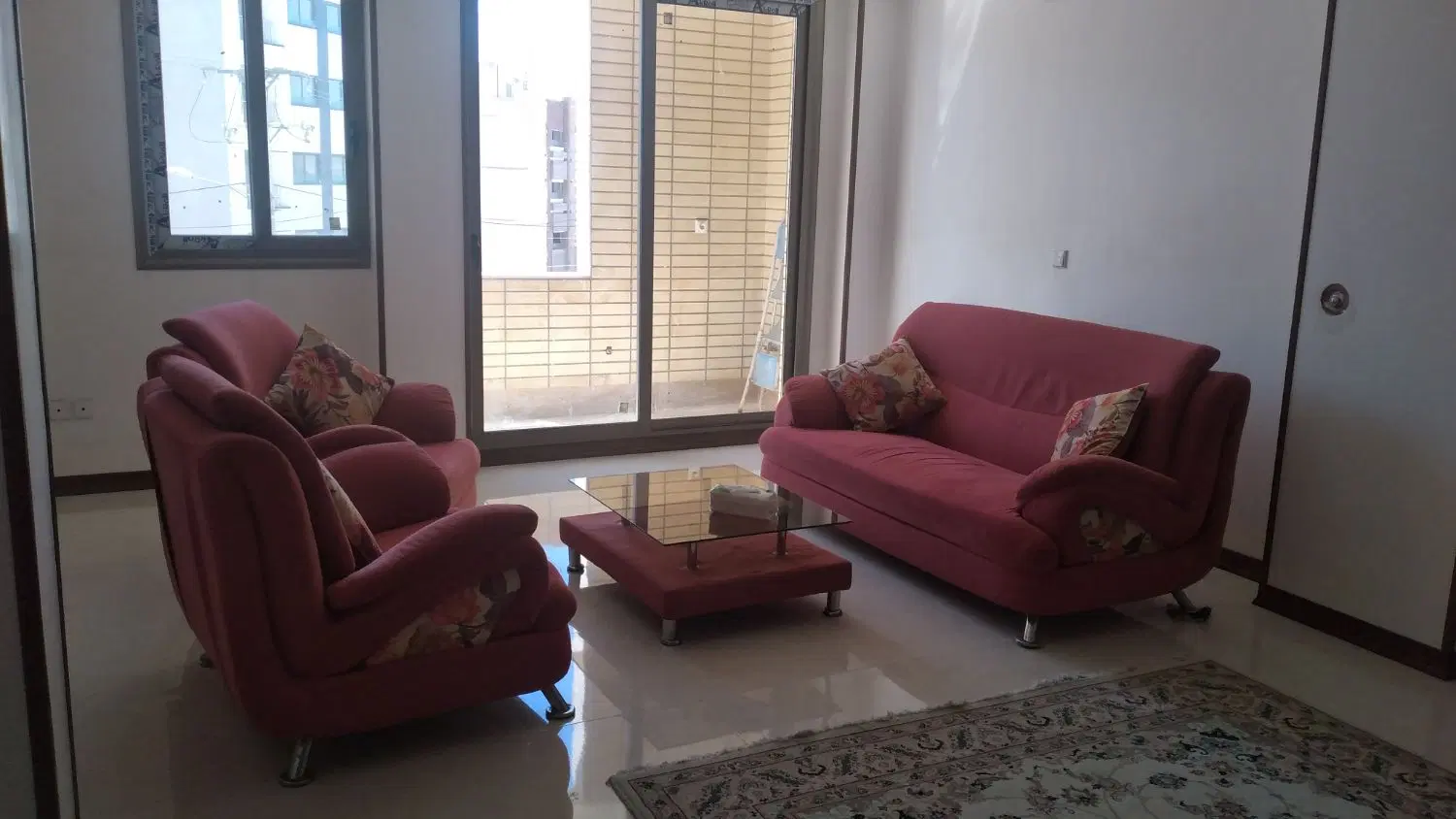 واحد همکف ۷۰ متری با امکانات کامل پارکینگ درب حیاط