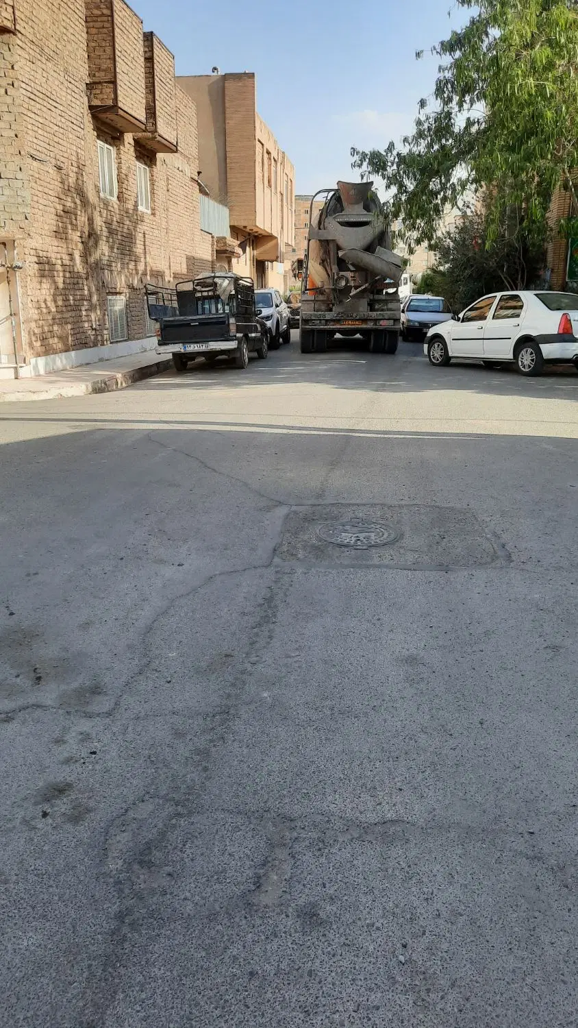 زمین ۱۴۰ متری کانون
