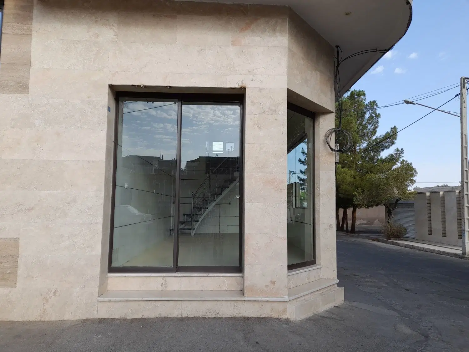 مغازه تجاری