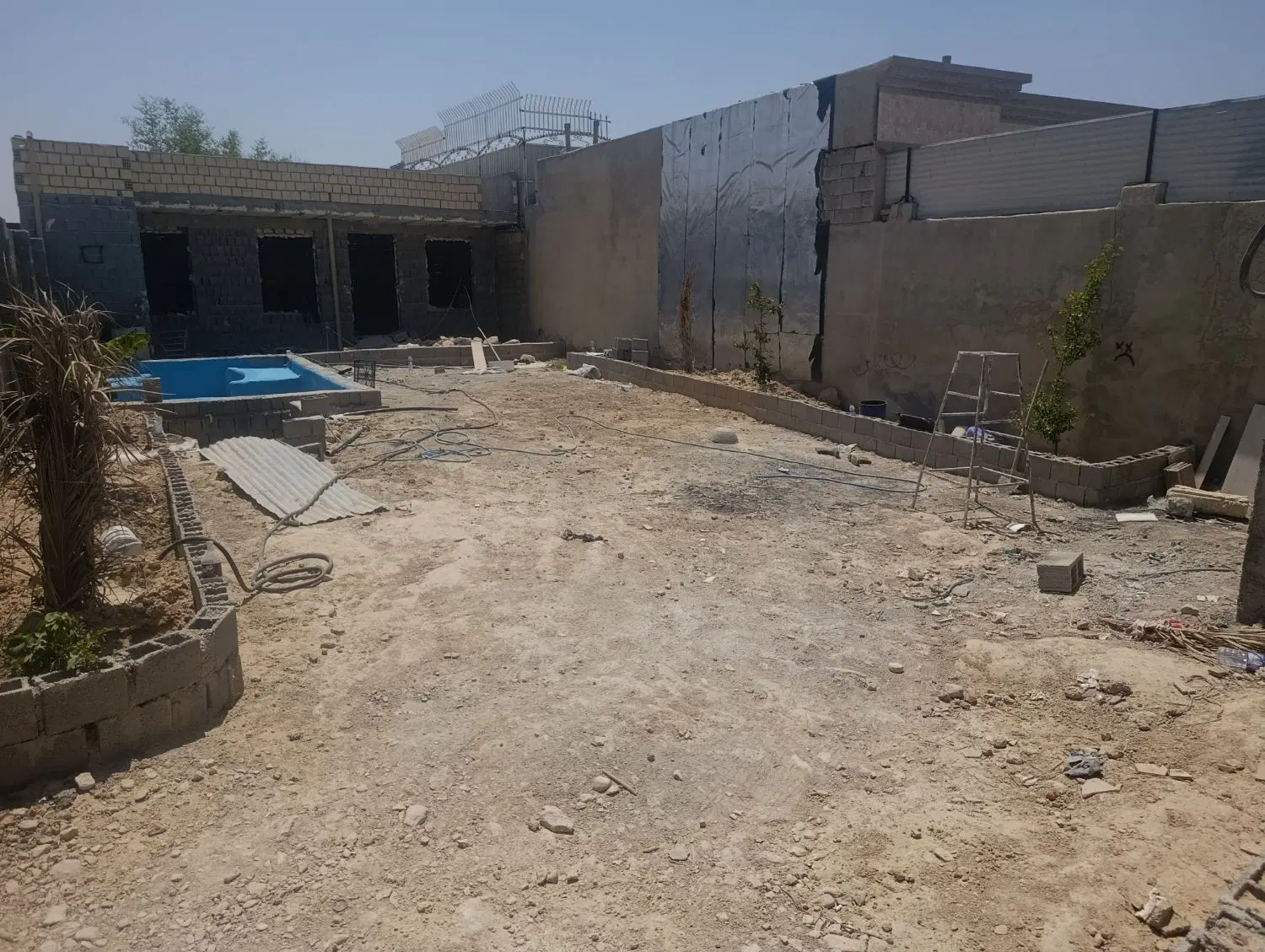باغچه ۳۰۰متری تالار افشین