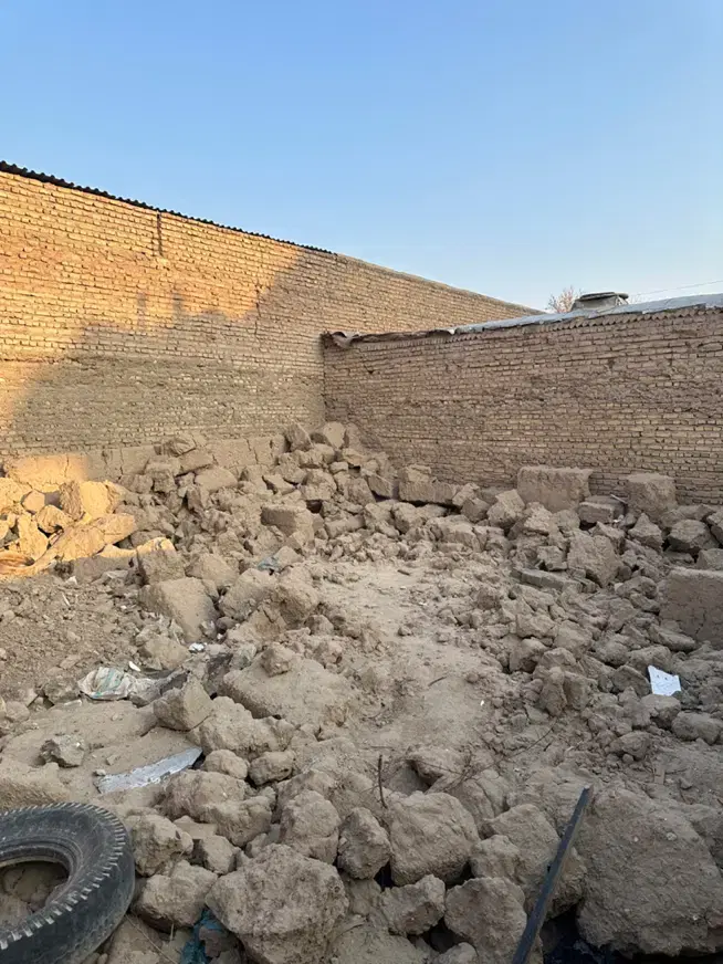 فروش ۱۳۰ متر چهار دیواری داخل بافت مسکونی