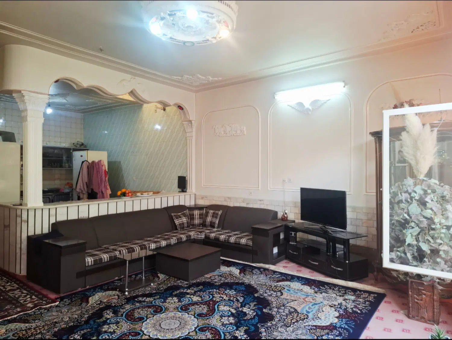 منزل فروشی ابتدا چهارباغ 120 متری