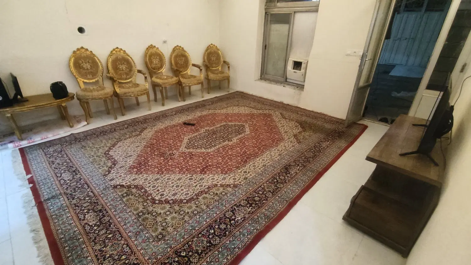 فروش خانه دو طبقه همراه با مغازه