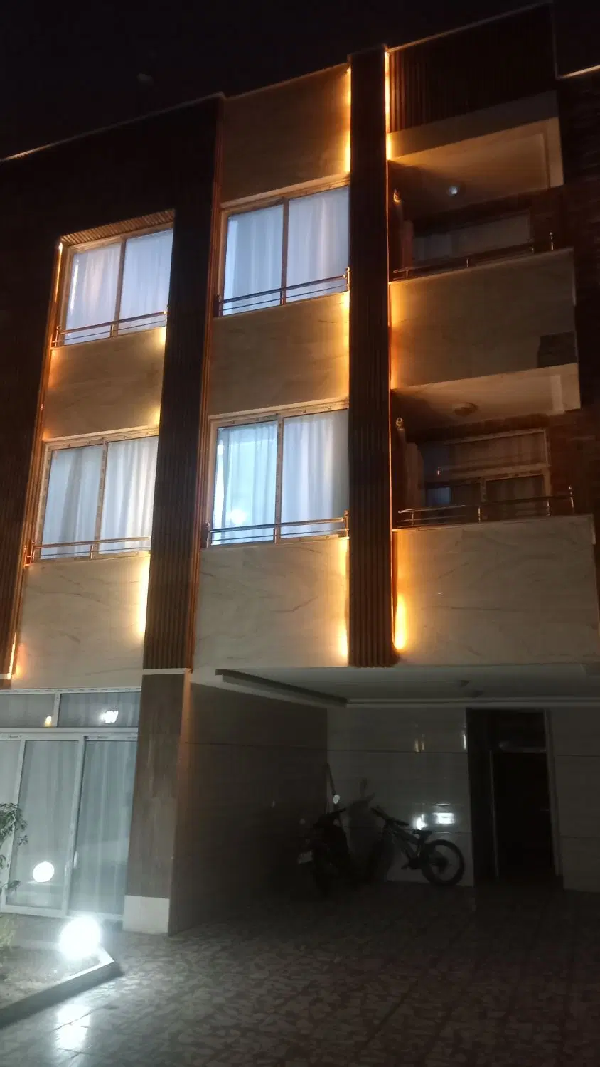 منزل ۳طبقه ویلای فول امکانات