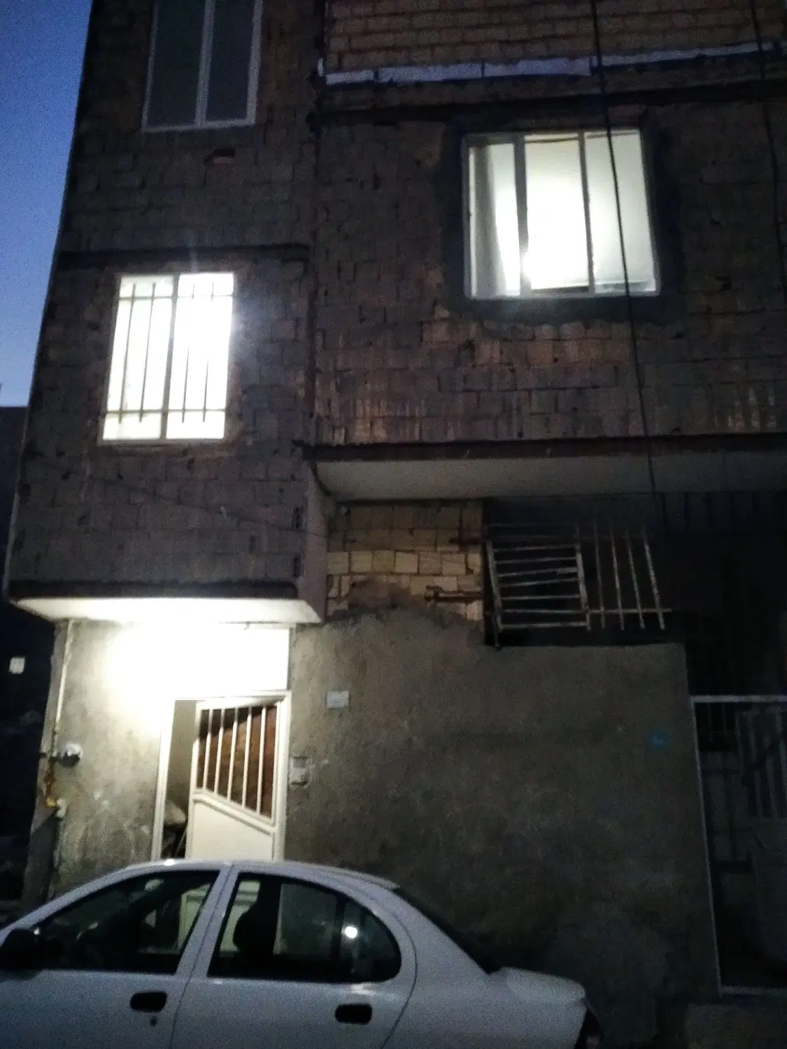 خونه خوب میخای داشته باشی ک دوطبقه و راه جدا باشه