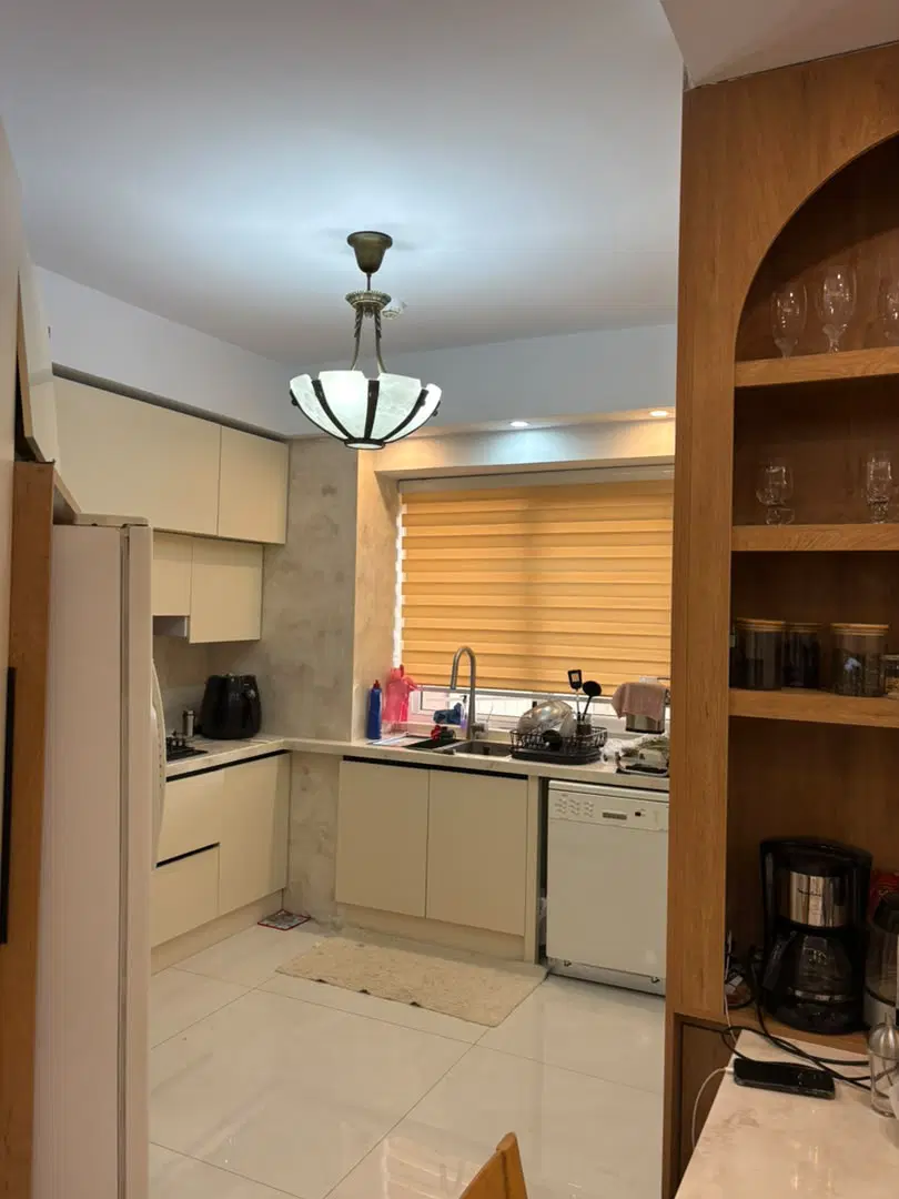 مطهری عباس آباد  امیر اتابک ۶۱متر طبقه ۵