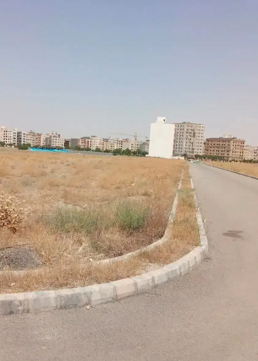۳۰۹ متر حاشیه مجیدیه ۲نبش جنوبی تراکم زیاد
