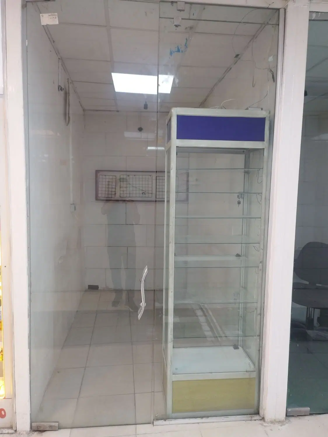 مغازه موبایل فروشی