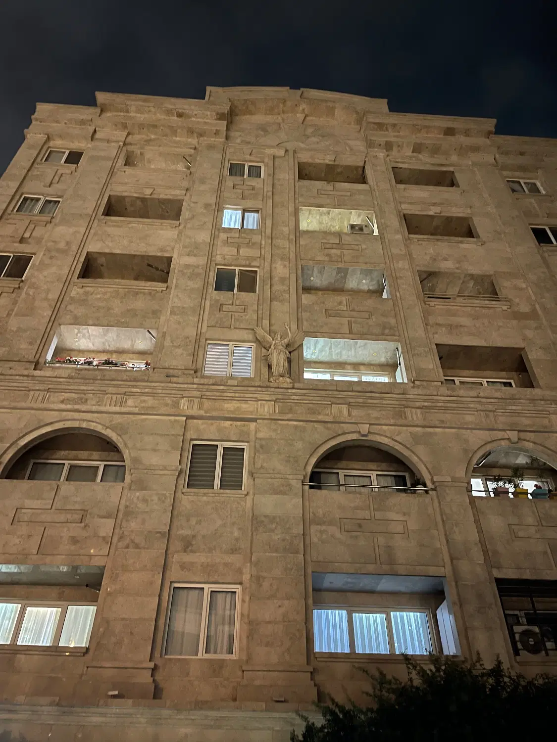 160مترباغستان غربی لاله ها