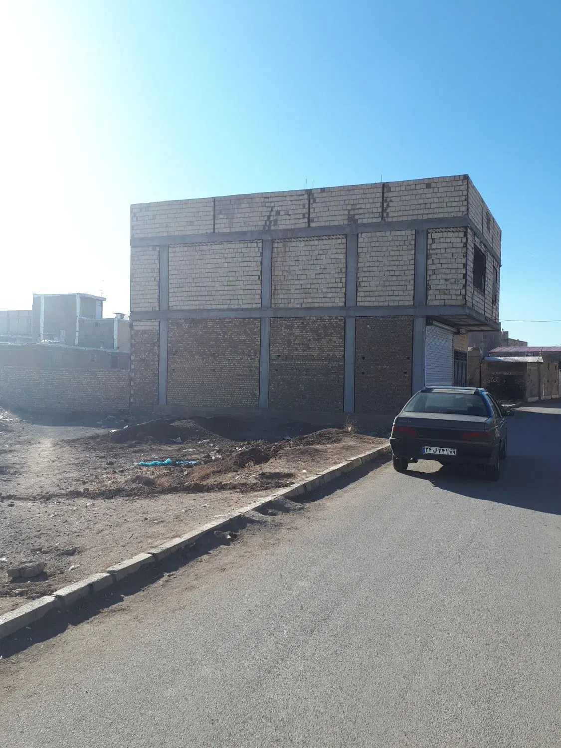 ۱۳۰ متر زمین تجاری و مسکونی خیابان دو بهر .