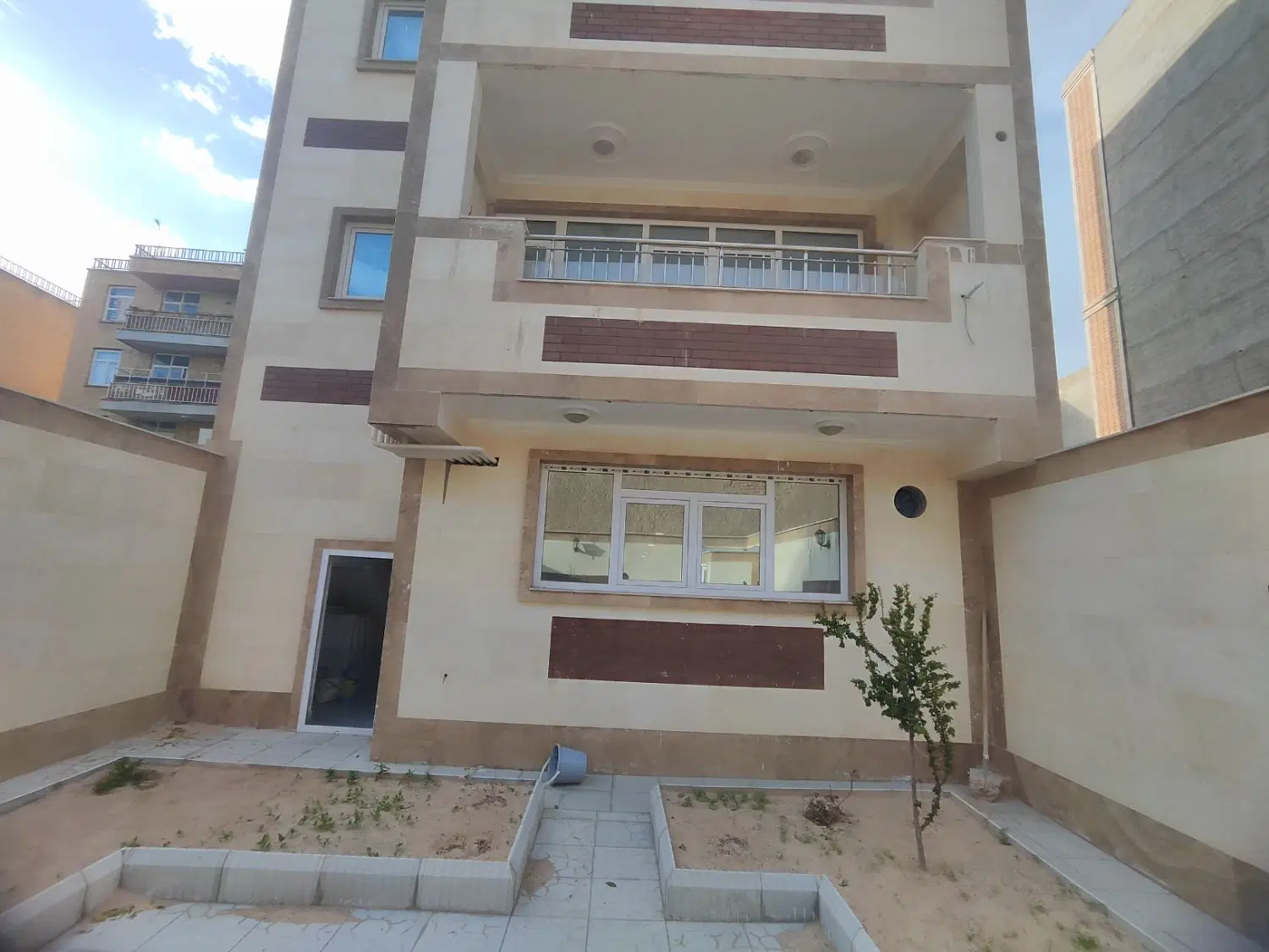 خواهان سازنده جهت مشارکت در قطران