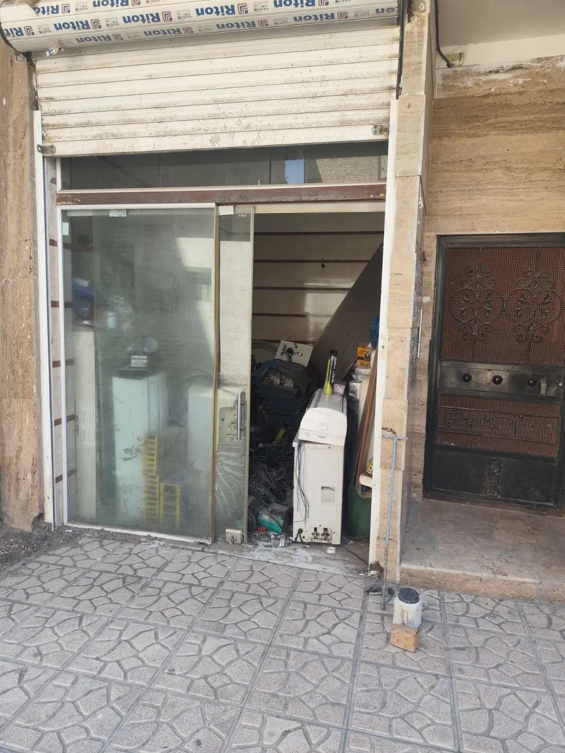 فروش مغازه ی ۱۴متری باکنتور برق و شیشه میرال و