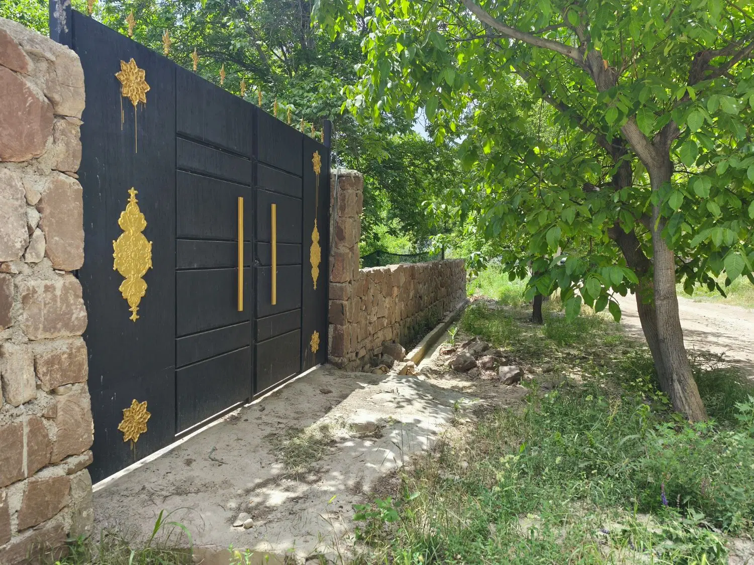 باغ1150متری باسند بین دماوند و فیروزکوه