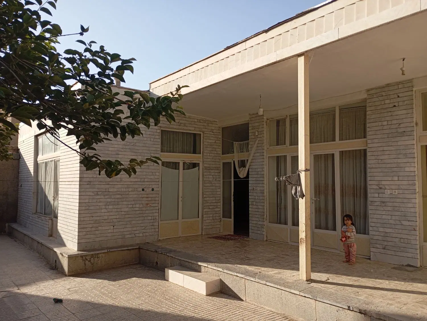 کلنگی در به ساخت واقع در سودرجان