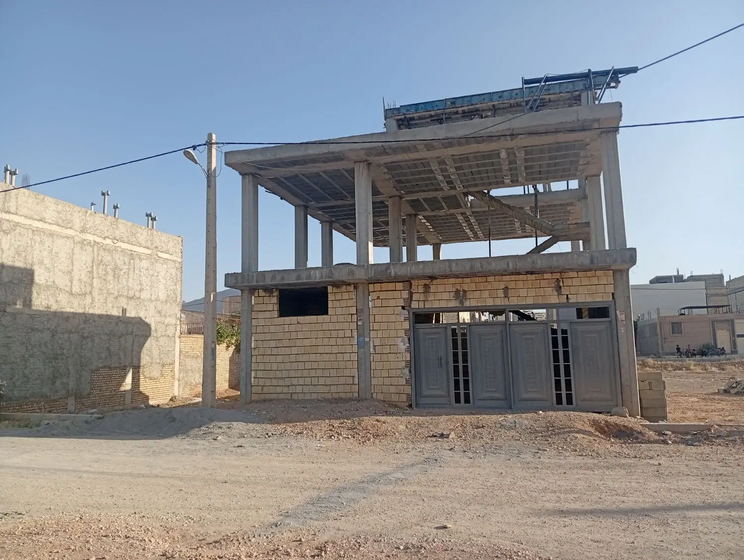 ویلایی نیمه کاره فرهنگیان مینادشت