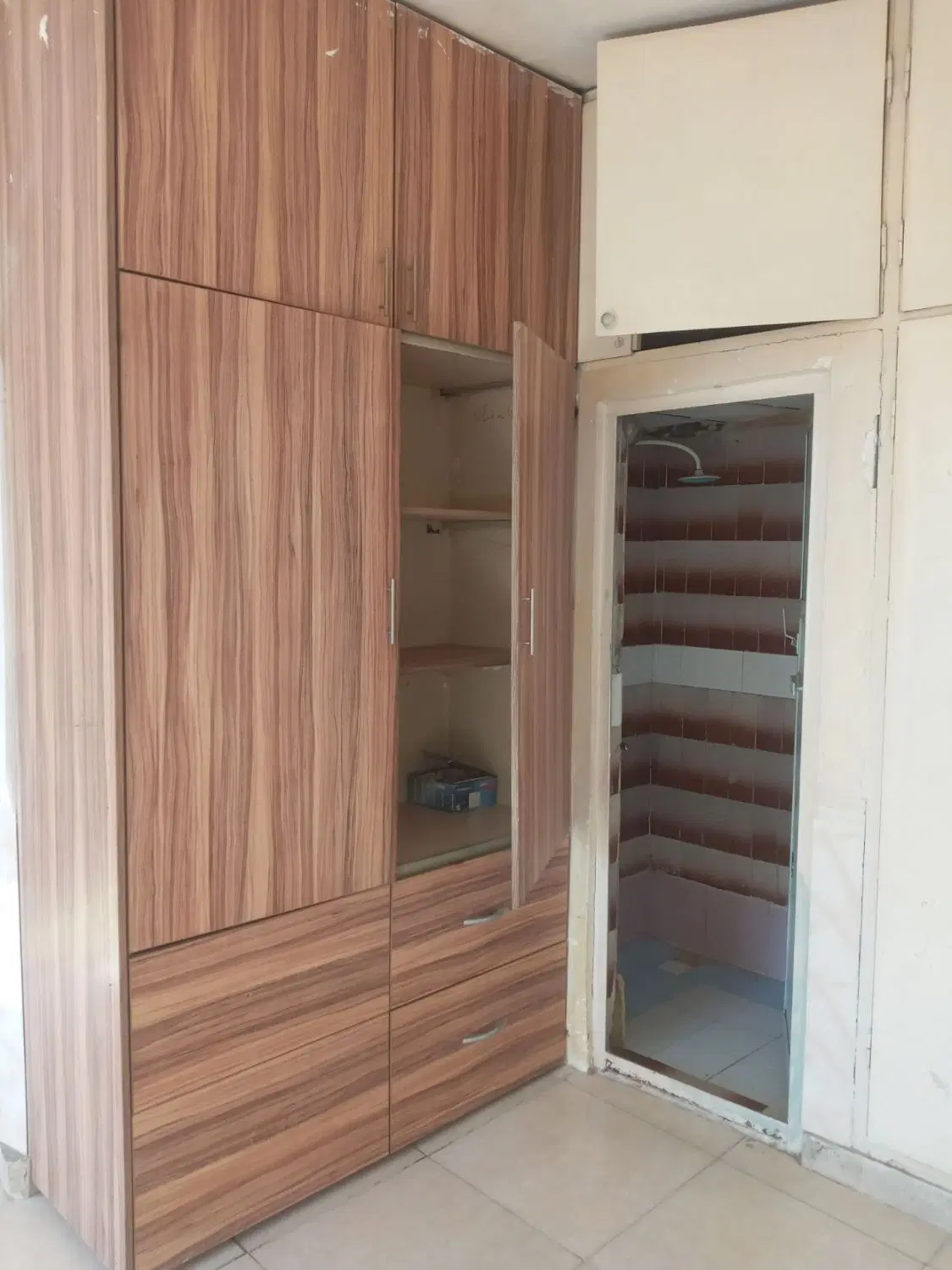 یک خانه تجاری مسکونی