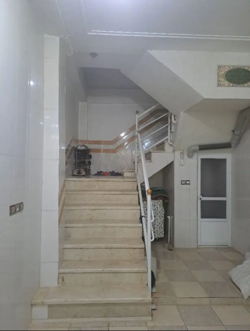 ساختمان تجاری مسکونی