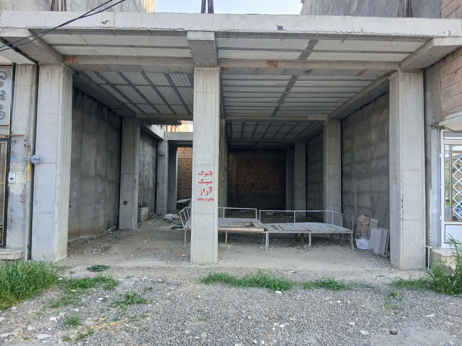 فروش ساختمان تجاری ومسکونی  درخ اصلی باکری