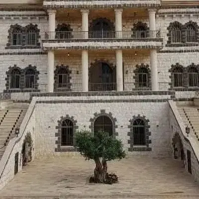 زمین ۸۰۰ چهار دیواری