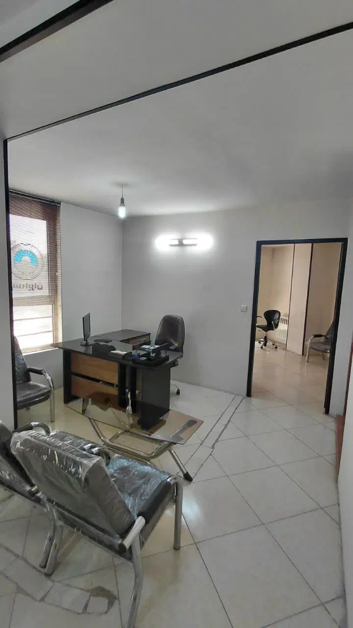 دفتر کار ۵۰ مترخ امام خمینی